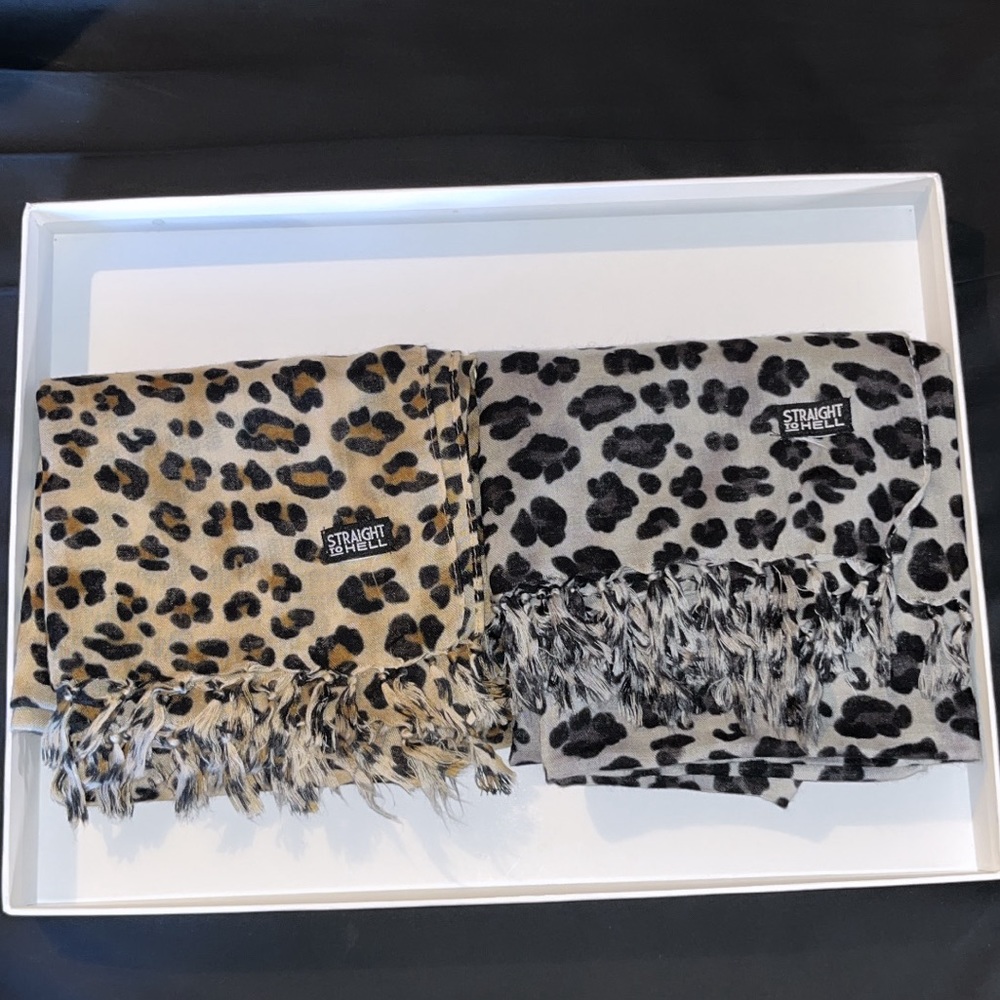 Straight to hell Mens scarfs